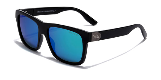 Z87 MADHOOK2.0 LR: GREEN REVO POLARIZED, black frame and mirrored lenses, three-quarter view