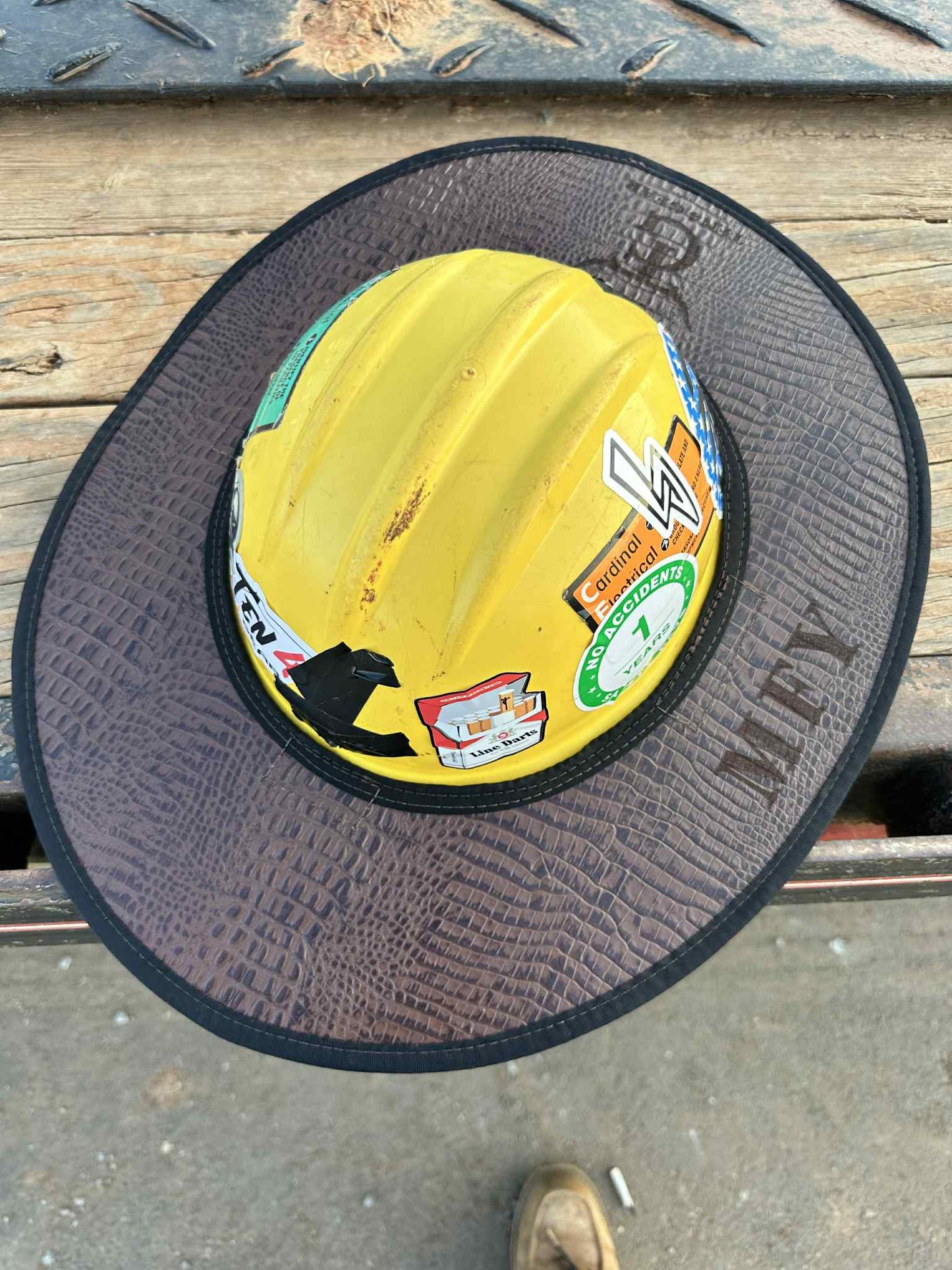 Low Country- Gator/ Mocha Sunshade