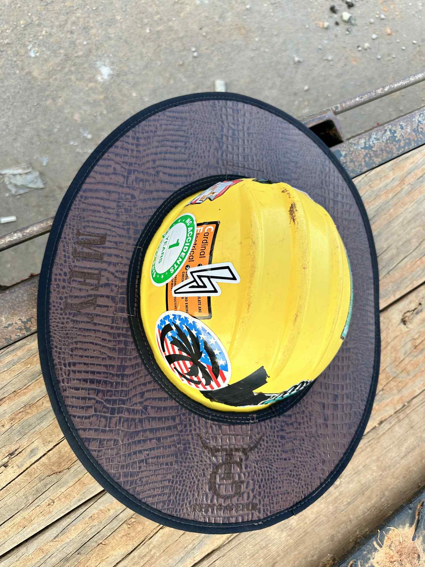 Low Country- Gator/ Mocha Sunshade