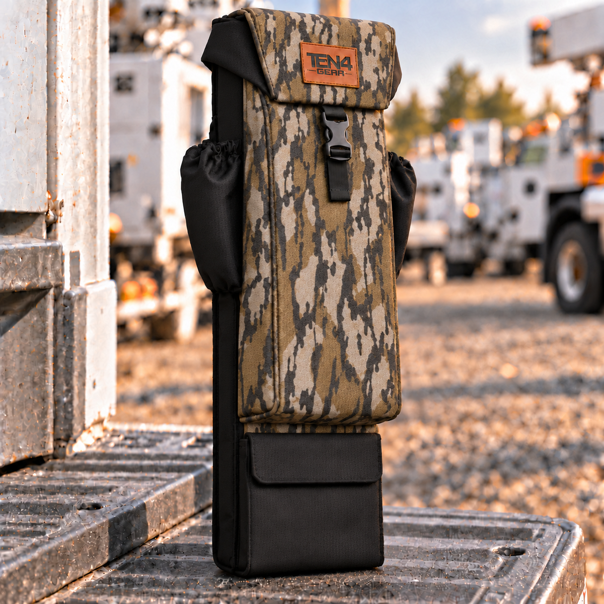 TEN4 Gear Bottomland 29-inch Utility bag, matching patterned gusset, black rear backing and lid sides