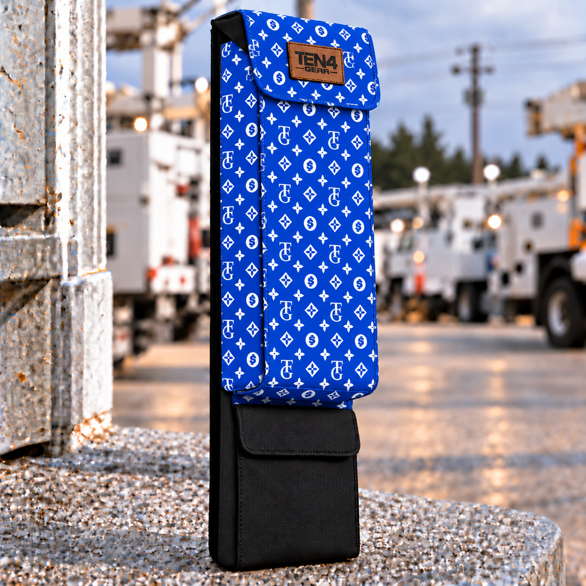 TEN4 Gear TG Royal 29-inch Lineman bag with Velcro flap, matching body gusset, black rear backing and black lid sides